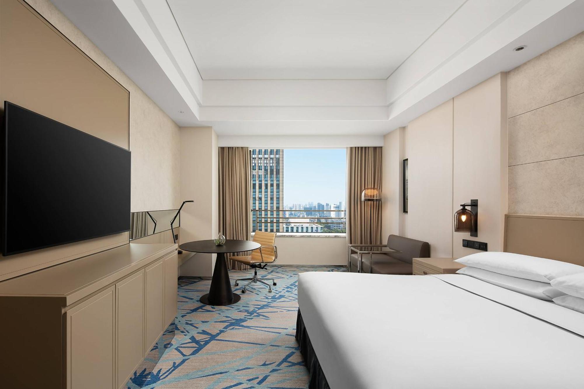 Renaissance Shanghai Caohejing Hotel Exterior photo