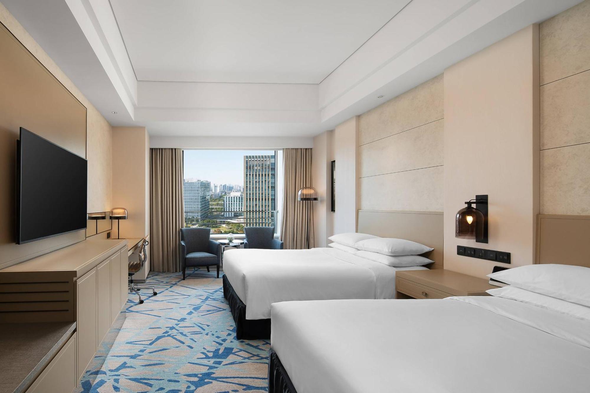Renaissance Shanghai Caohejing Hotel Exterior photo