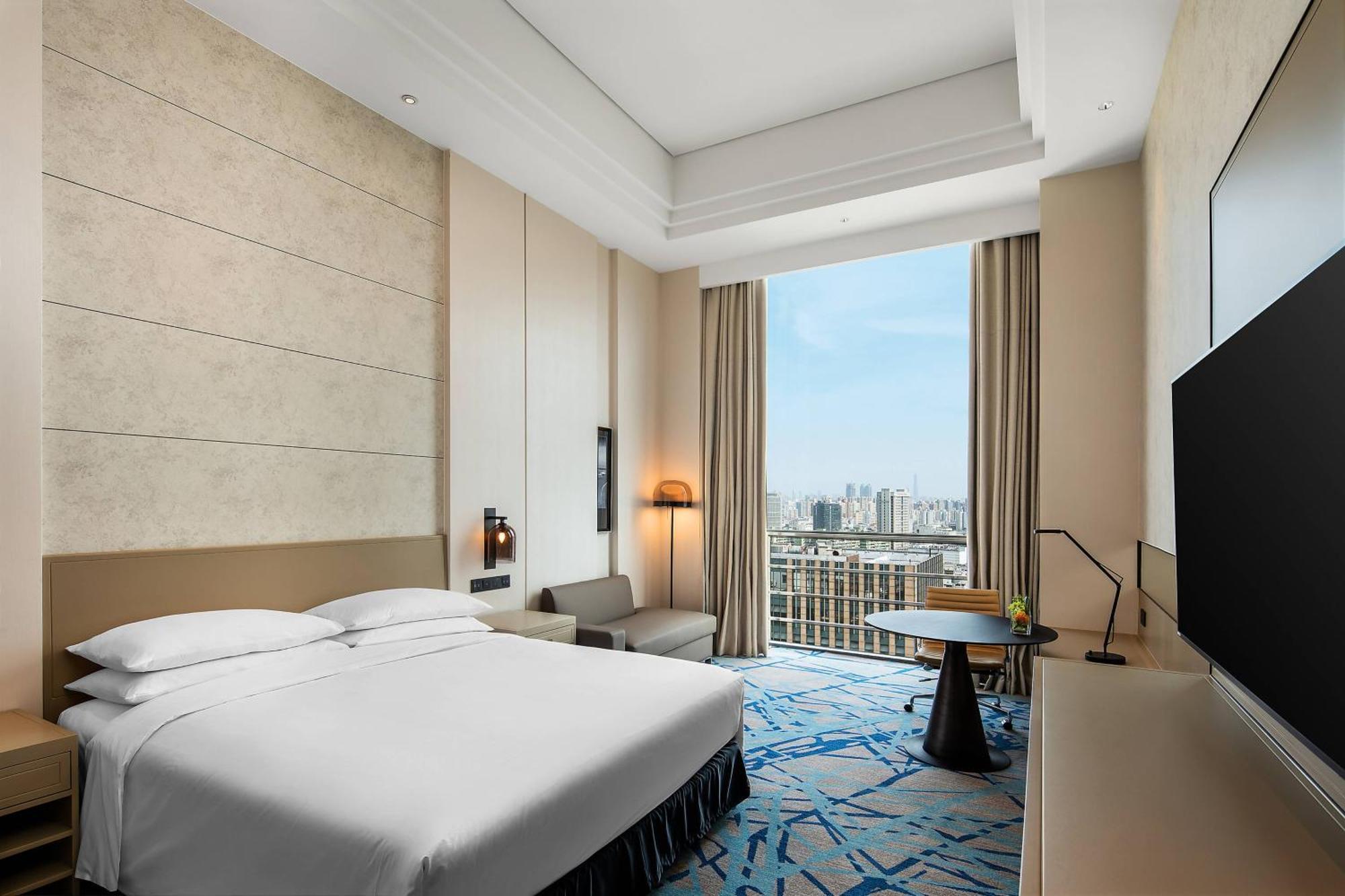 Renaissance Shanghai Caohejing Hotel Exterior photo