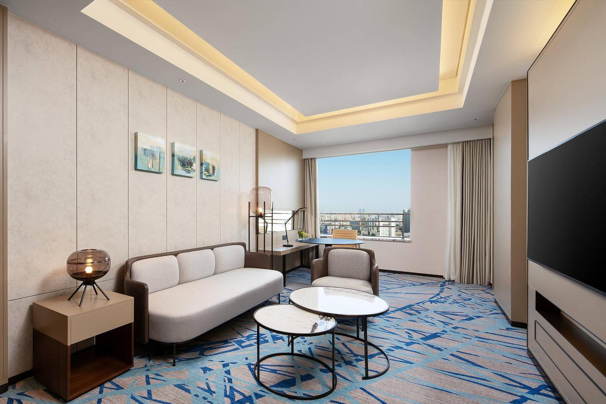 Renaissance Shanghai Caohejing Hotel Exterior photo